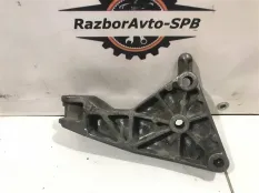 Кронштейн опоры двигателя Opel Zafira B 2005-2012