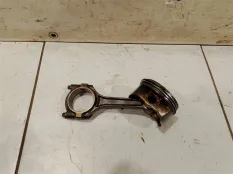 Поршень с шатуном Opel Astra H 2004-2015