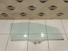 Стекло двери передней правой Mazda 2 (DE)