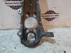 Кулак поворотный передний правый Nissan Skyline V