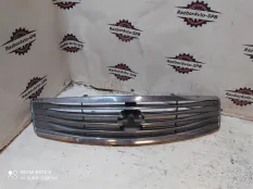 Решетка радиатора Nissan Skyline V36