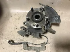 Кулак поворотный передний левый Kia Venga 2013>