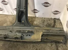 Порог со стойкой правый Opel Zafira B 2005-2012