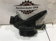 Замок двери передней левой Toyota Corolla E12