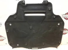 Пыльник двигателя VW Touareg 2018>