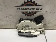 Замок двери передней левой Skoda Octavia A7