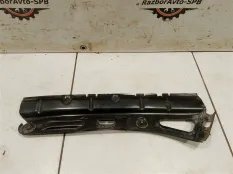 Направляющая заднего бампера правая Skoda Octavia