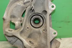 Кулак поворотный передний правый BMW X5 E70 (2006—2010)