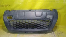 Решетка бампера центральная renault duster