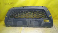 Решетка бампера центральная renault duster