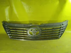 Решетка радиатора toyota Camry