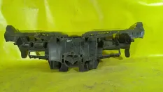 Кронштейн решетки радиатора Mazda 3