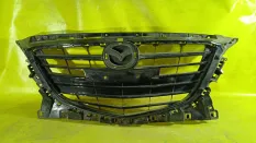 Решетка радиатора Mazda 3