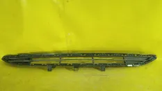 Решетка бампера центральная Hyundai Solaris