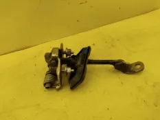 Ограничитель двери renault duster