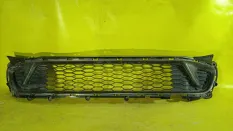 Решетка бампера центральная Kia Stinger