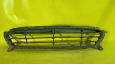 Решетка бампера центральная Hyundai Solaris