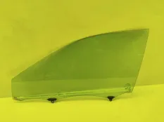 Стекло двери toyota Camry