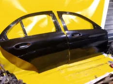 Дверь Mercedes C