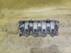 Коллектор впускной Renault Logan