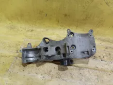 Кронштейн генератора Renault Logan