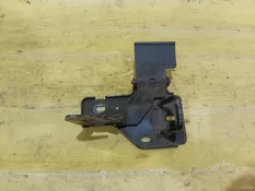 Крючок капота Audi Q7