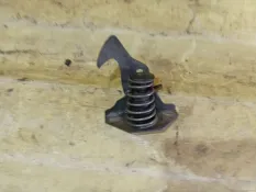 Крючок капота BMW 3