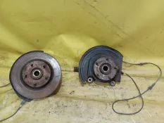 Кулак поворотный Nissan Juke
