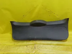 Обшивка двери багажника Ford Focus 2