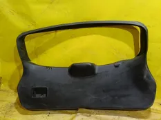 Обшивка двери багажника Nissan Qashqai