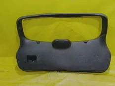 Обшивка двери багажника Nissan Qashqai