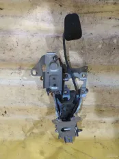 Педаль тормоза Ford Fiesta