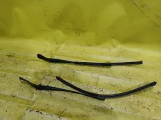 Поводок стеклоочистителя Renault Duster