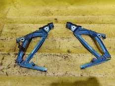 Петля крышки багажника Mazda 3