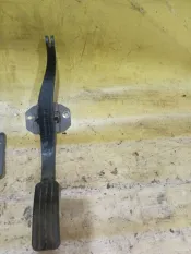 Педаль газа Renault Logan