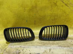 Решетка радиатора BMW 3
