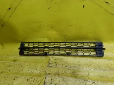 Решетка бампера центральная Skoda Rapid