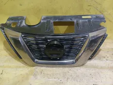 Решетка радиатора Nissan X-Trail