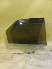 Стекло двери Renault Logan