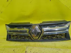 Решетка радиатора Renault Duster