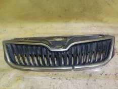 Решетка радиатора Skoda Rapid