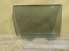 Стекло двери Volkswagen Touareg