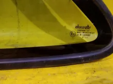 Стекло глухое Opel Vectra A