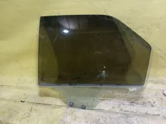 Стекло двери Renault Logan