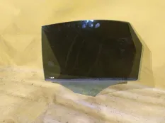 Стекло двери Audi A4