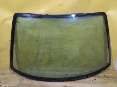 Стекло Audi 80