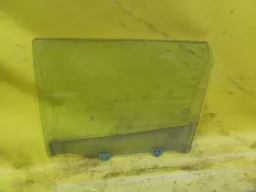 Стекло двери Nissan Juke