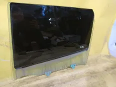 Стекло двери Nissan Juke