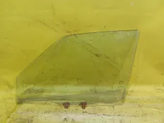 Стекло двери Nissan Juke