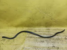 Уплотнитель капота Mercedes C